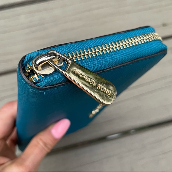 Michael Kors Blue Saffiano Leather Jet Set Zip Around Wallet - Picture 6 of 15